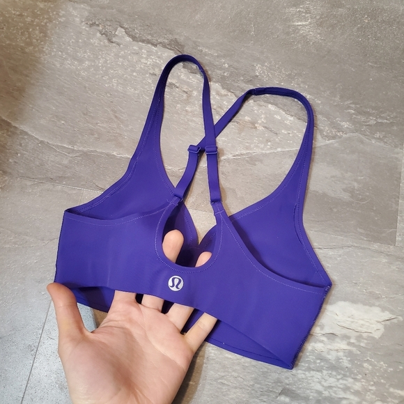 Lululemon Define Bra. Bruised Berry (Purple). Crossed Back. Size 4. - Picture 5 of 6